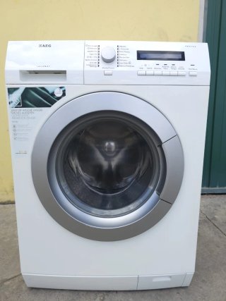 LAVADORA AEG 8 KG