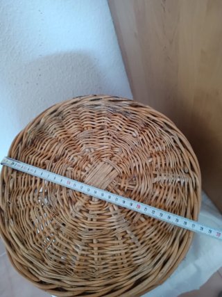 Cesto de mimbre con asas