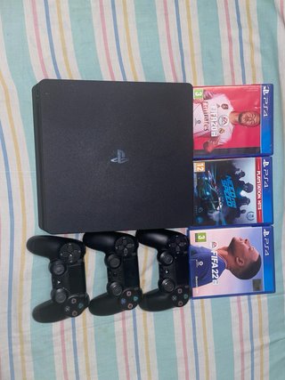 PS4 Slim 1TB + 3 Mandos + 3 Juegos