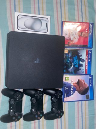 PS4 Slim 1TB + 3 Mandos + 3 Juegos