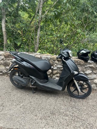 Piaggio Liberty 50cc Scooter Negra