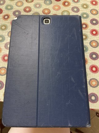 Tablet Samsung Blanca con Funda azul