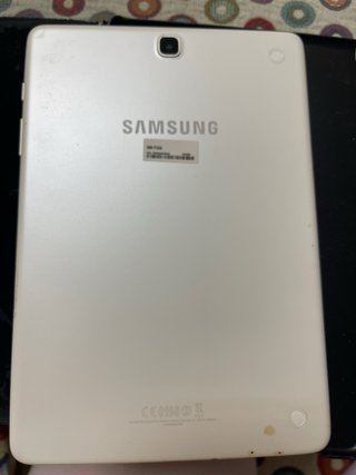 Tablet Samsung Blanca con Funda azul