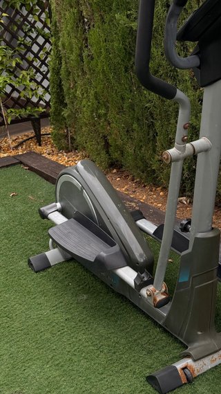 Bicicleta Elíptica BH Fitness