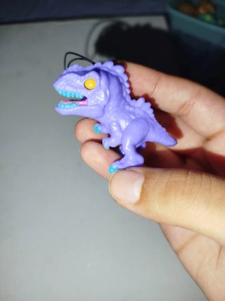 Porta-chaves Ovo Kinder Dinossauro Roxo