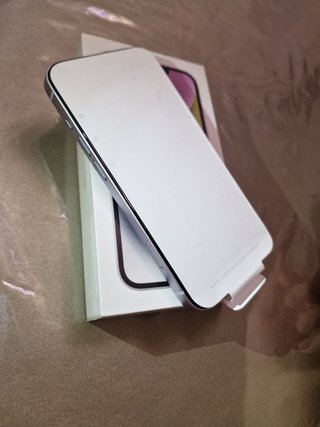iPhone 14 Morado