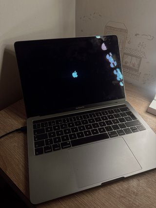MacBook Pro 13” 2019 8GB/128GB Gris Espacial