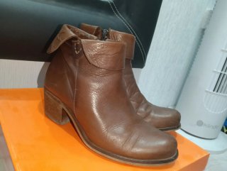 Lote de Botines Xti Marrones y Negros Talla 36