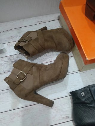 Lote de Botines Xti Marrones y Negros Talla 36