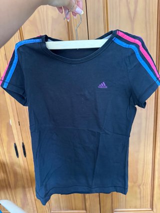 Camiseta Adidas Negra con Rayas