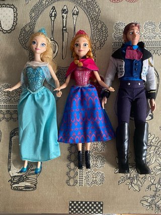 Muñecas Elsa, Anna y Príncipe Hans de Frozen