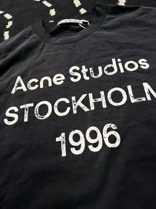 Acne Studios Camiseta Manga Larga Stockholm 1996