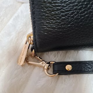 Cartera Michael Kors Negra y Dorada
