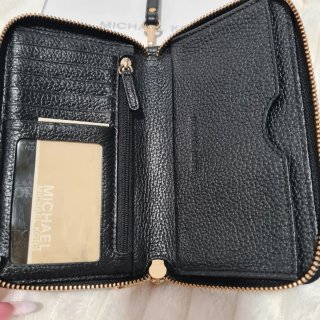 Cartera Michael Kors Negra y Dorada