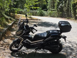 Zontes 368G Maxi Scooter Negra