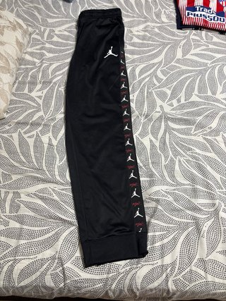 Pantalones Jordan Negro Talla XL niño
