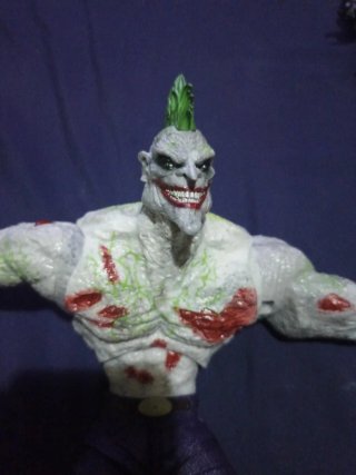 Figura DC Universe Joker Zombie