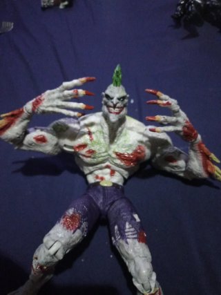 Figura DC Universe Joker Zombie