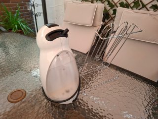 Cafetera Dolce Gusto + Soporte capsulas