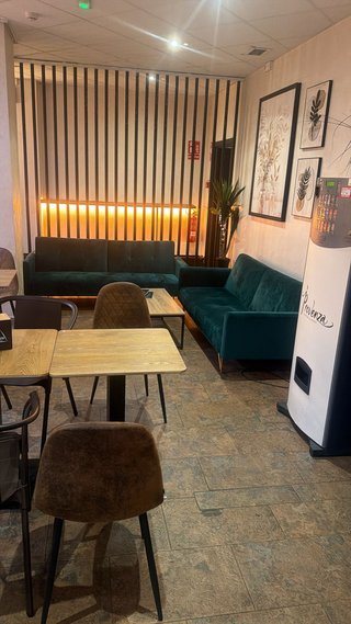 Cafeteria / Pub