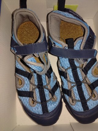 Lote de zapatos, deportivas y chanclas talla 35-37