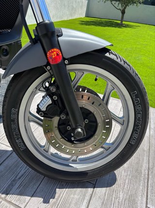BMW K 75 Naked Gris y Marrón