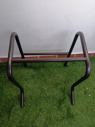 Soporte metálico para silla o sillón