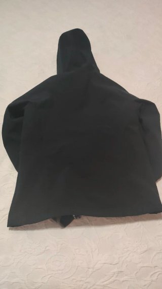 Chaqueta Impermeable Quechua Negra y Azul