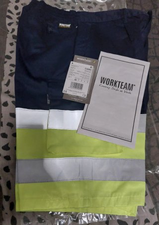 Pantalón pirata WORKTEAM. Lee el tallaje.
