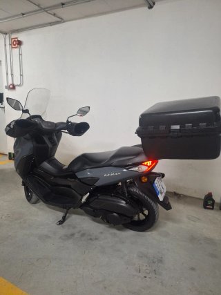 Yamaha NMAX gris