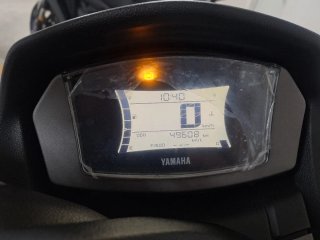 Yamaha NMAX gris