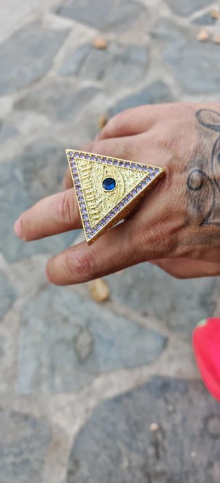 Anillo Iluminati XL Dorado  en 14 k y Morado