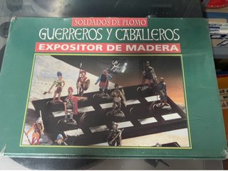Expositor Madera Soldados Plomo Guerreros Caballer