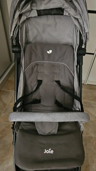 Silla de paseo Joie Pact Lite gris