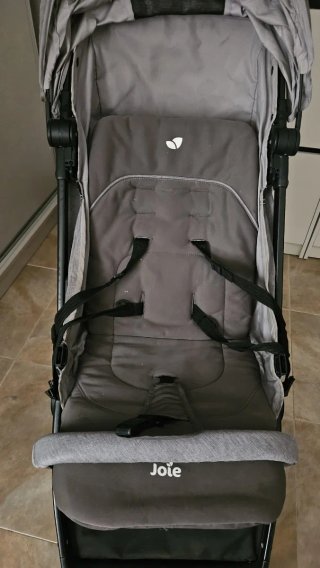 Silla de paseo Joie Pact Lite gris