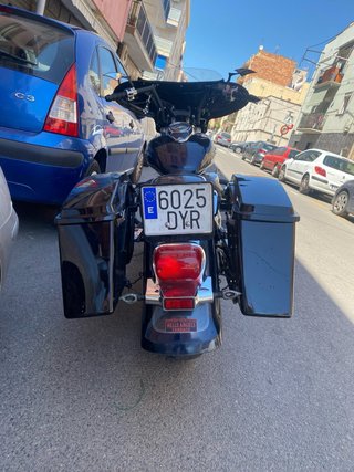 Vendo o cambio Suzuki Intruder VL 800 Negra