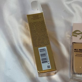 Base de maquillaje YSL All Hours Glow tono LN7
