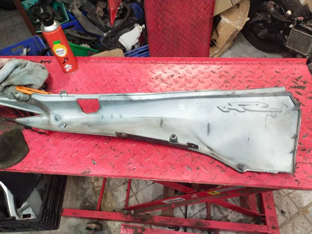Carenado,tapa trasera izquierda honda SH 125/300