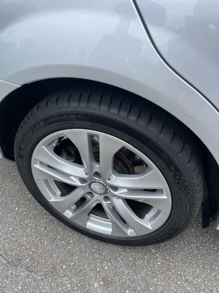Mercedes-Benz C220