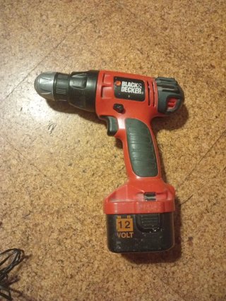 Taladro Black & Decker Rojo
