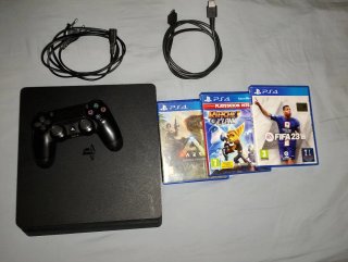 Ps4 Slim 1TB + Mando y Juegos