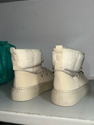 Botas de nieve beige con cordones