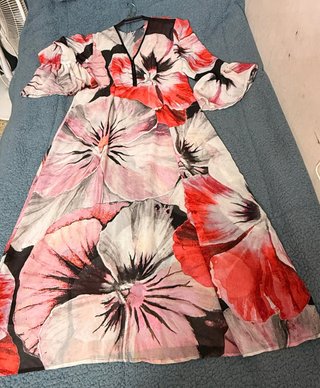 Vestido morado plisado manga larga