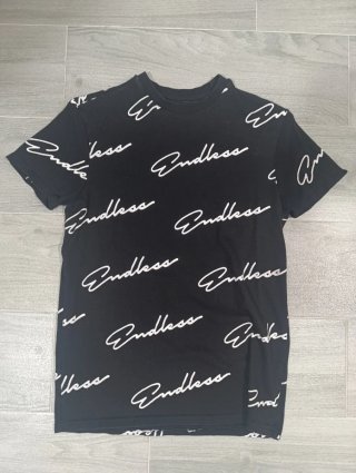 Camiseta Endless Negra Estampada