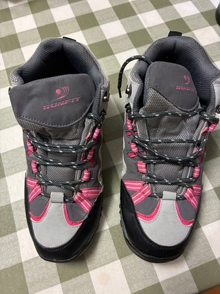 Botas de montaña RUNFIT grises y rosas