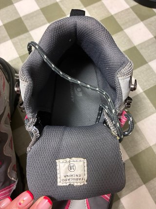 Botas de montaña RUNFIT grises y rosas