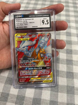 Reshiram & Charizard GX  CGC 9.5 Pokémon