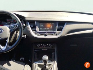 Opel Grandland X 1.2 Turbo Design & Tech