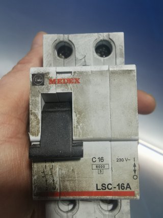 5 Interruptores Automáticos Magnetotermicos , MEDEX, LSC-16A, FS 40/4, LC-20A