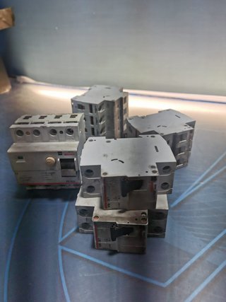 5 Interruptores Automáticos Magnetotermicos , MEDEX, LSC-16A, FS 40/4, LC-20A